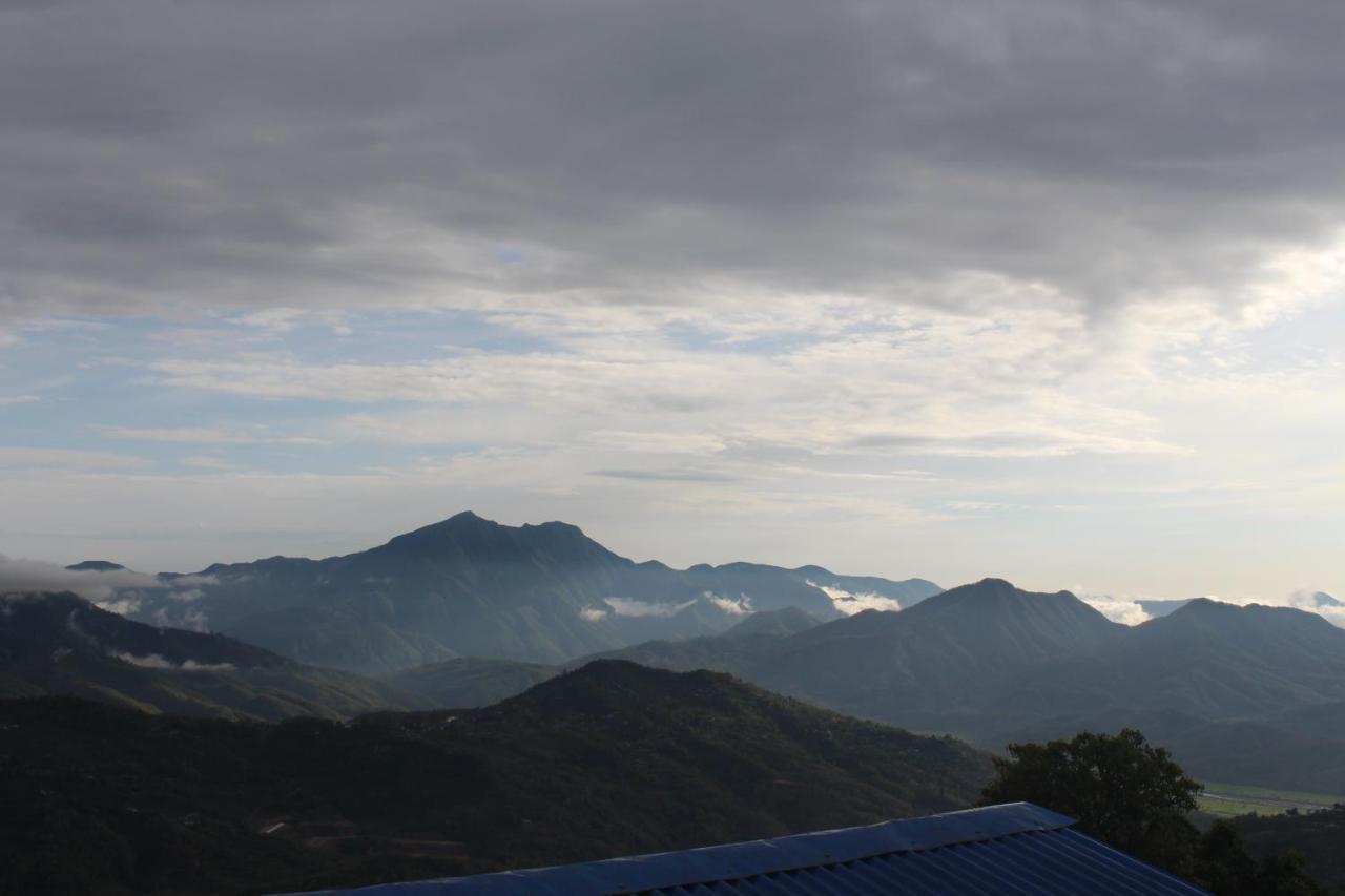 Universal Hotel & Lodge - Gorkha ภายนอก รูปภาพ