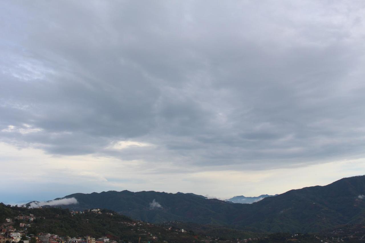 Universal Hotel & Lodge - Gorkha ภายนอก รูปภาพ