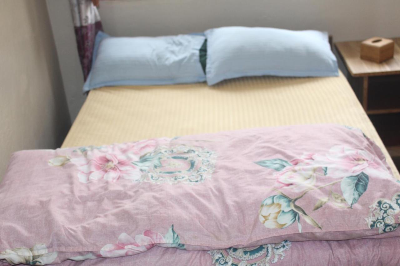 Universal Hotel & Lodge - Gorkha ภายนอก รูปภาพ